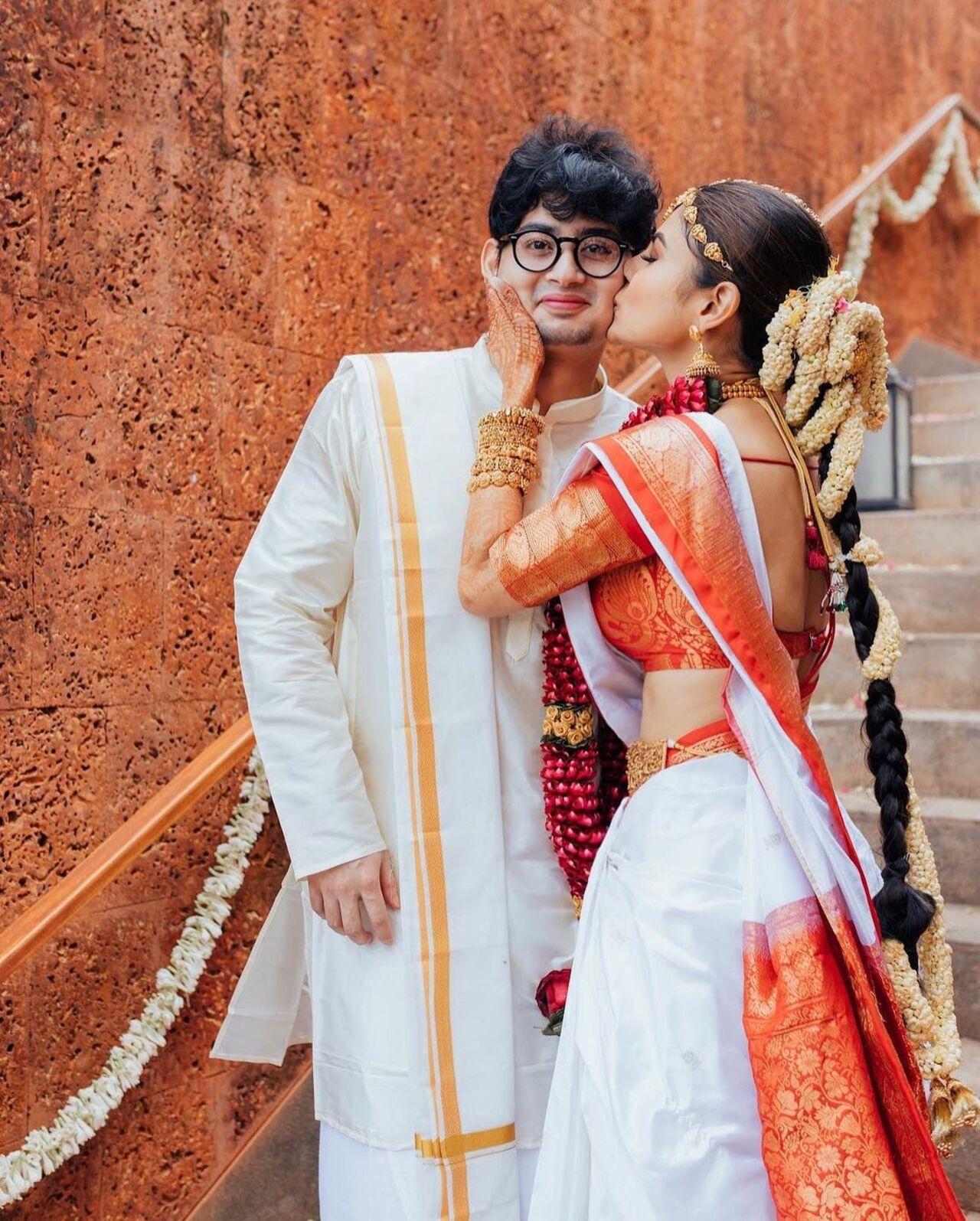 Mouni Roy's elder brother took charge of the rituals along with their mother